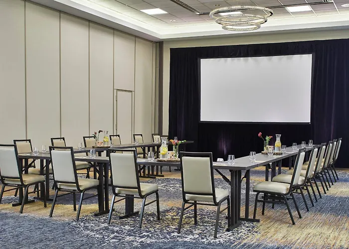 Hotel Renaissance Chicago 4*