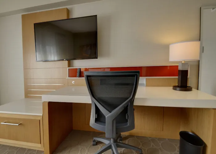 Renaissance Chicago Hotel 4*