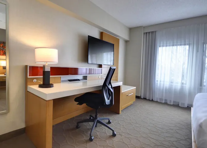 Hotel Renaissance Chicago Glenview
