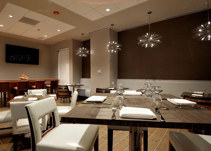 Renaissance Chicago 4*