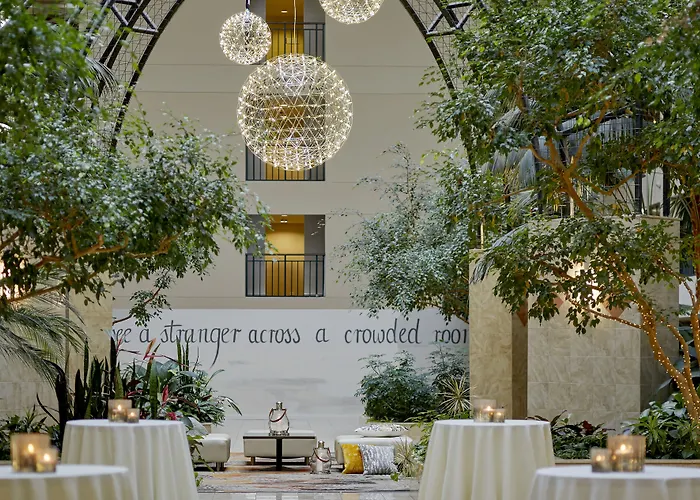 Renaissance Chicago Hotel 4*