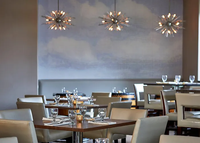 Renaissance Chicago 4*